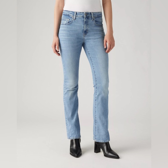 Levi's NWT 725 High-Rise Bootcut Jeans - Picture 4 of 9